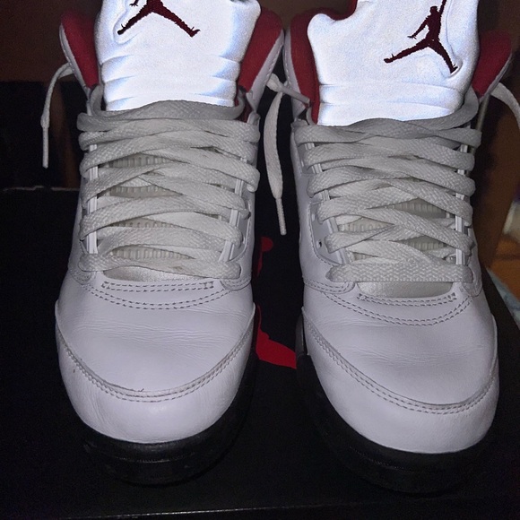Air Jordan 5 Retro (Fire Red 2020 GS) - Picture 3 of 5